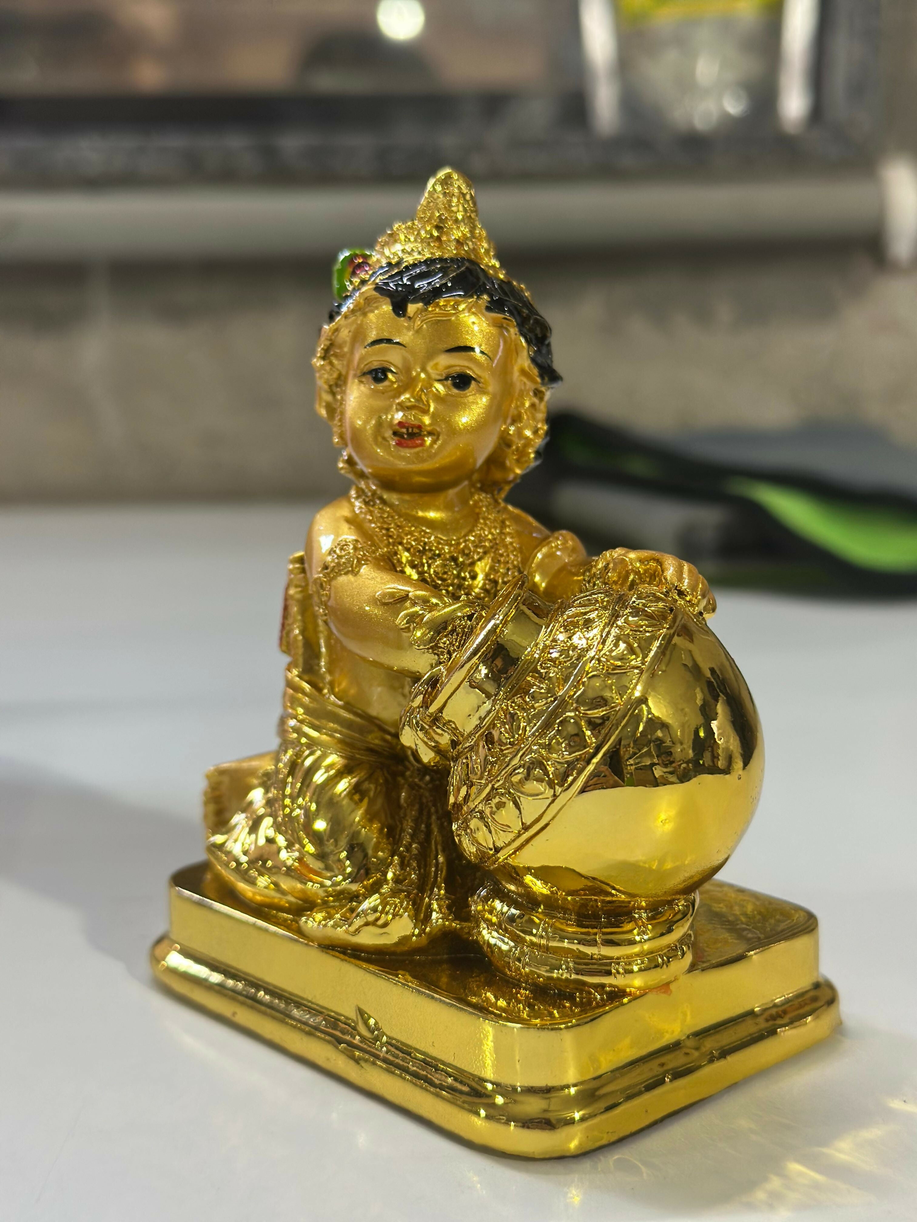 ALVENZA Baby Krishna Idol – Gold Finish Decorative Spiritual Piece