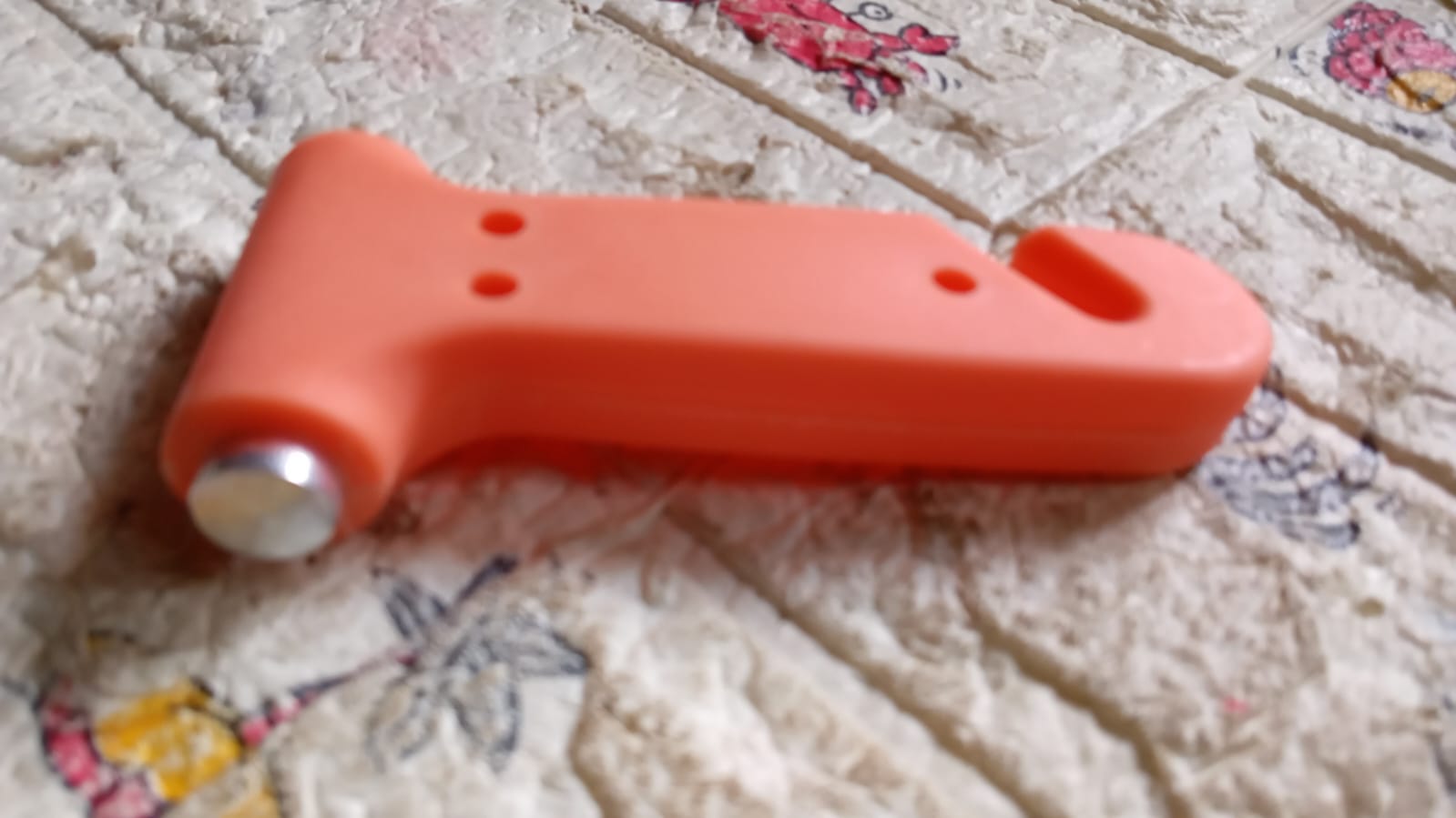 ALVENZA Car Safety Hammer – Emergency Window Breaker & Cutter | Safora