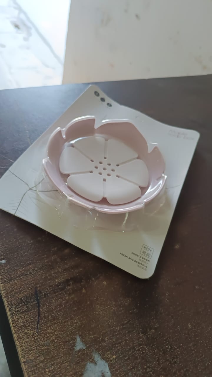 Plastic Soap Dish Self-Draining Floral Design | VelvetBubbles - Detail View 7