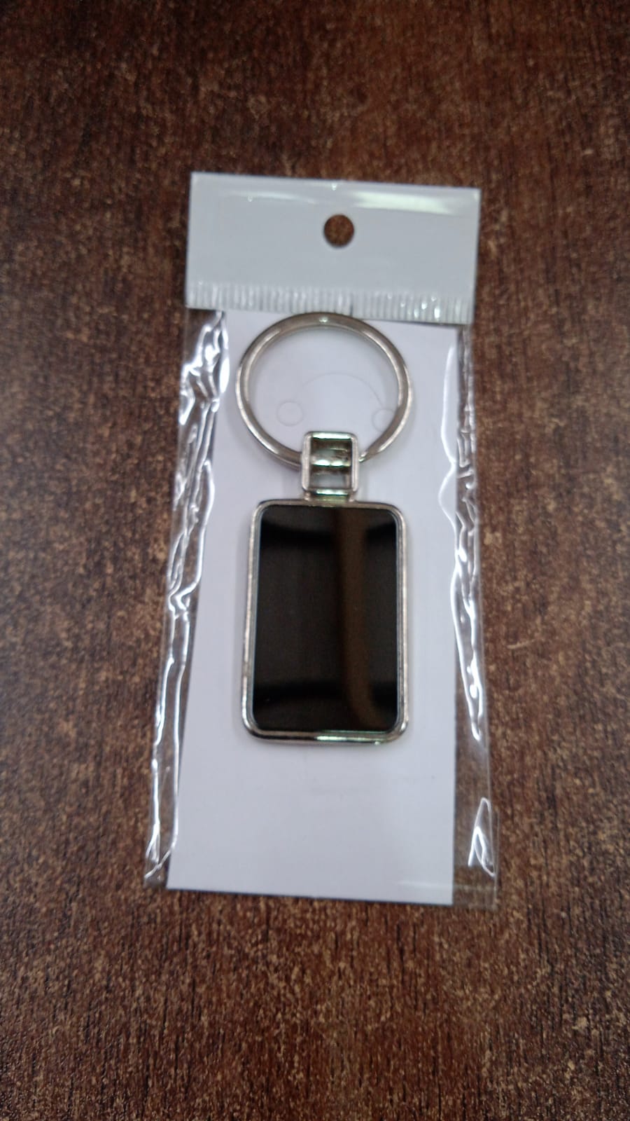 ALVENZA Rectangular Metal Keychain – Premium Black & Silver Design
