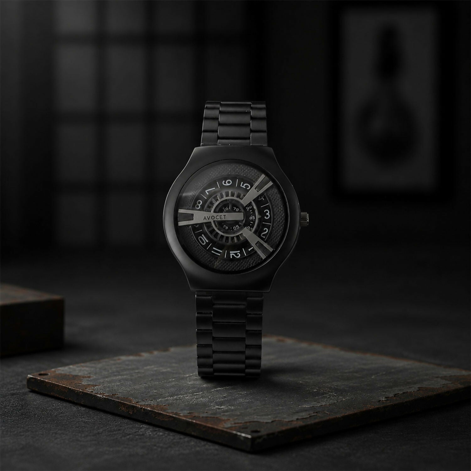 Black Round Metal Strap Analog Watch – Sporty Modern Design