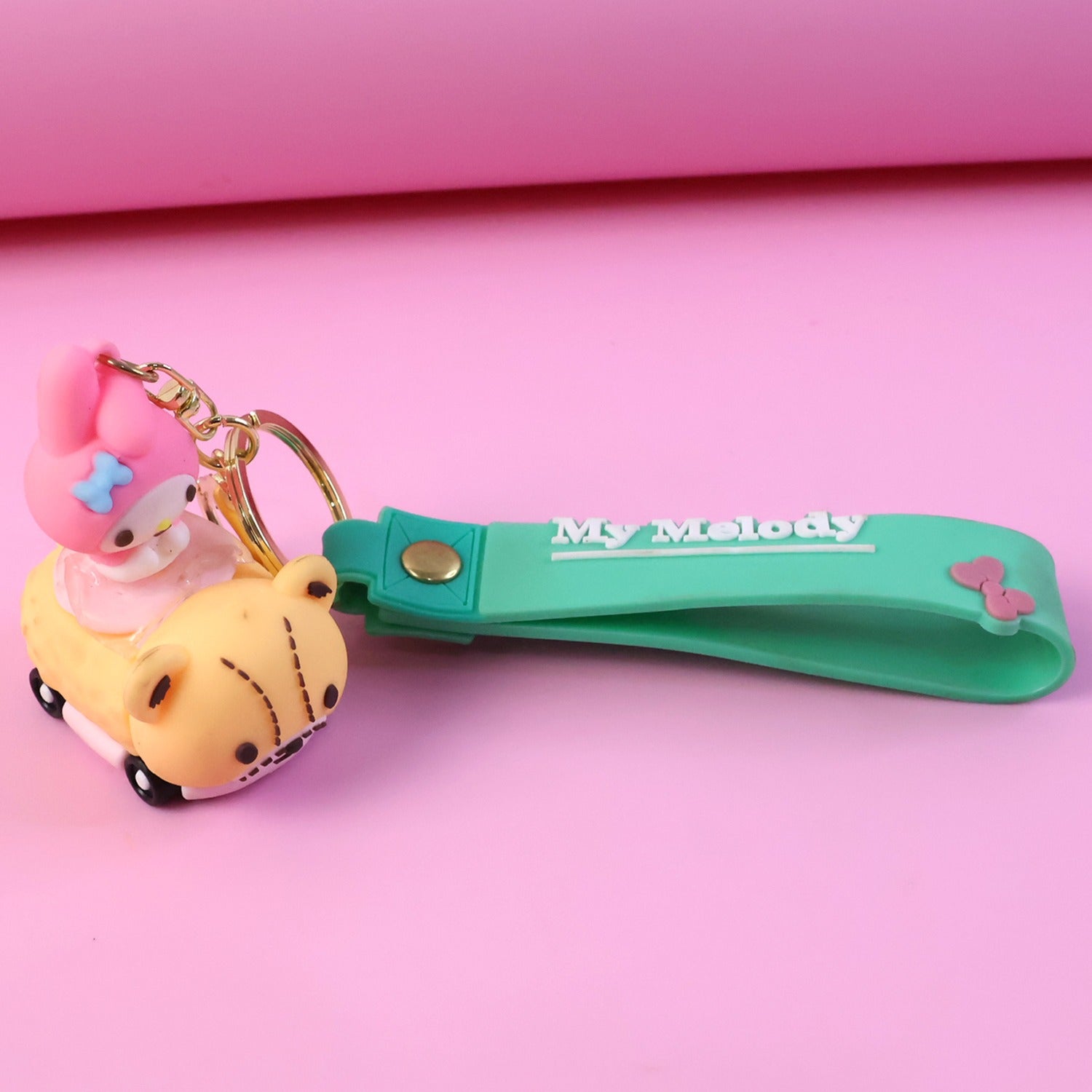 ALVENZA Cartoon Character Keychain – Cute Silicone Strap with Mini Toy Charm
