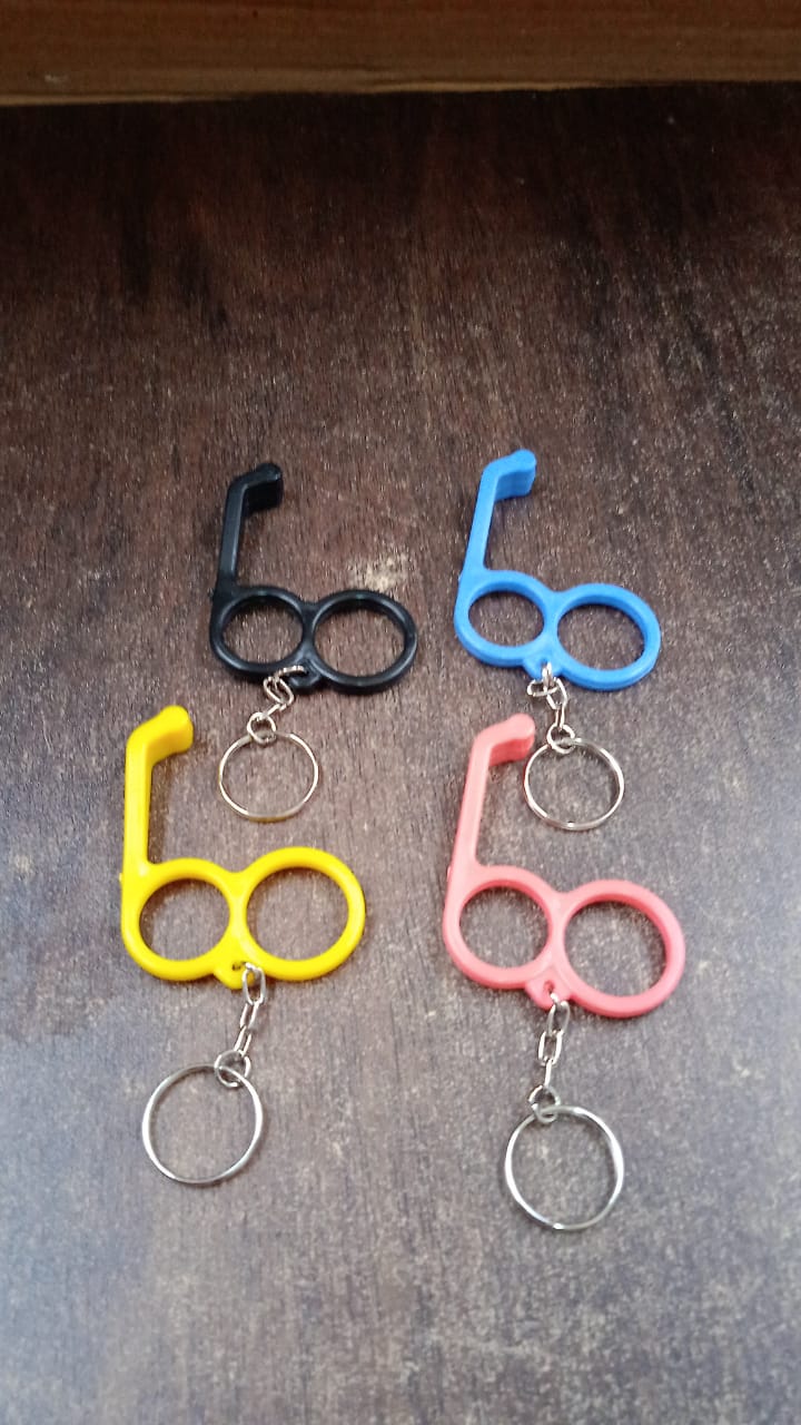 ALVENZA Dual-Finger Mobile Stand Keyring – Lightweight 2-in-1 Phone Holder