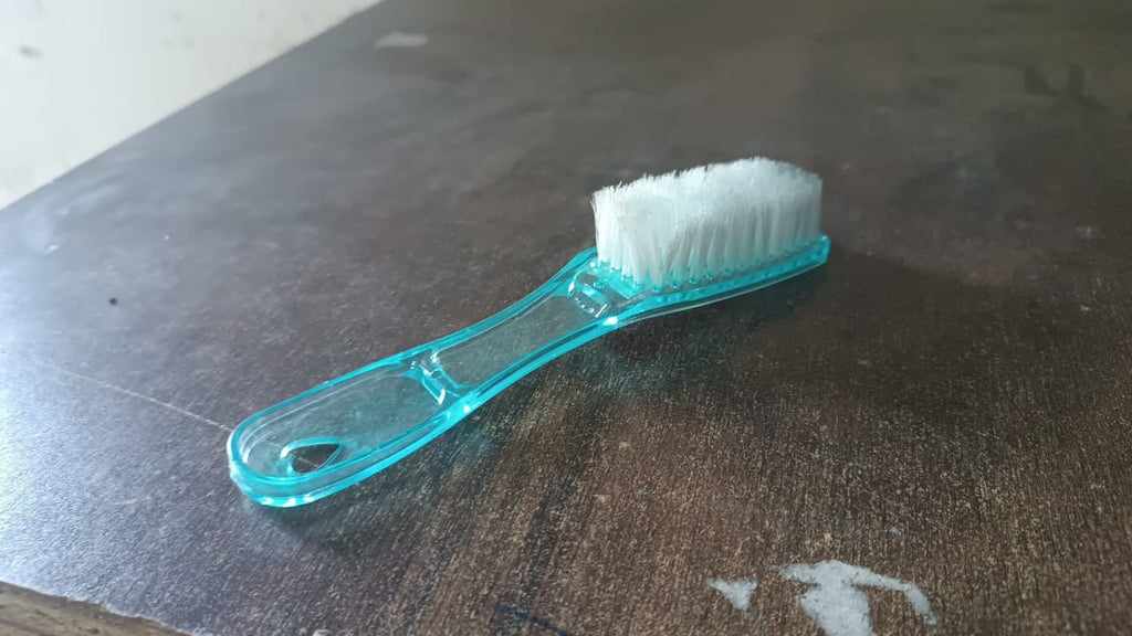 Scrubbing Brush Multi-Purpose Shoe & Clothes Cleaner | Velvet Wipe - Detail View 7