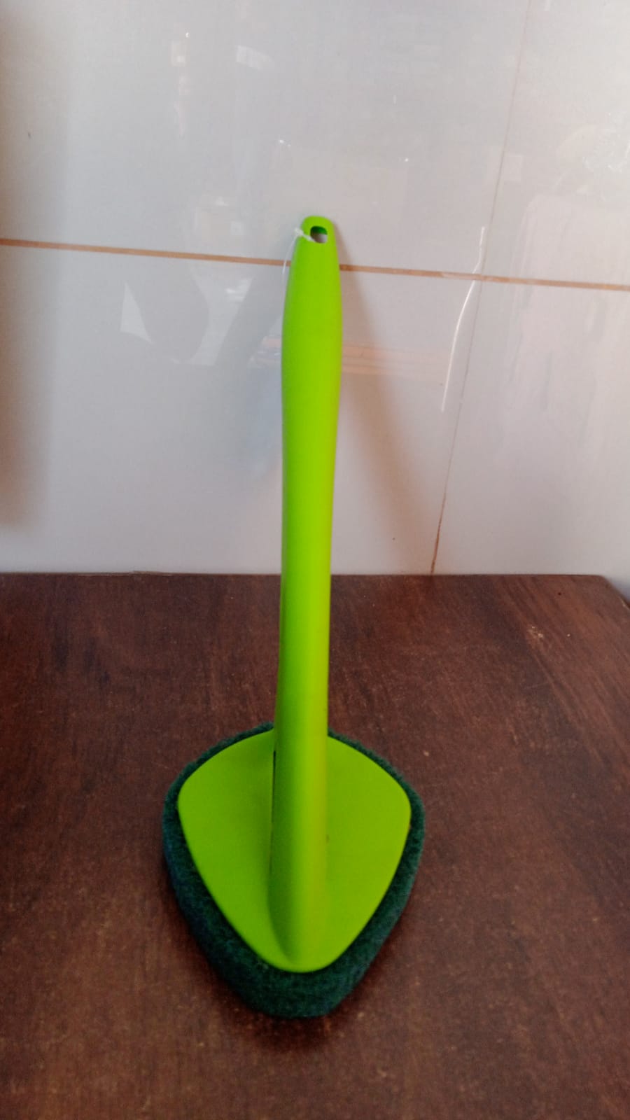 Long Handle Scrubber Triangular Sponge Pad for Deep Cleaning | Pro Clean - Detail View 8