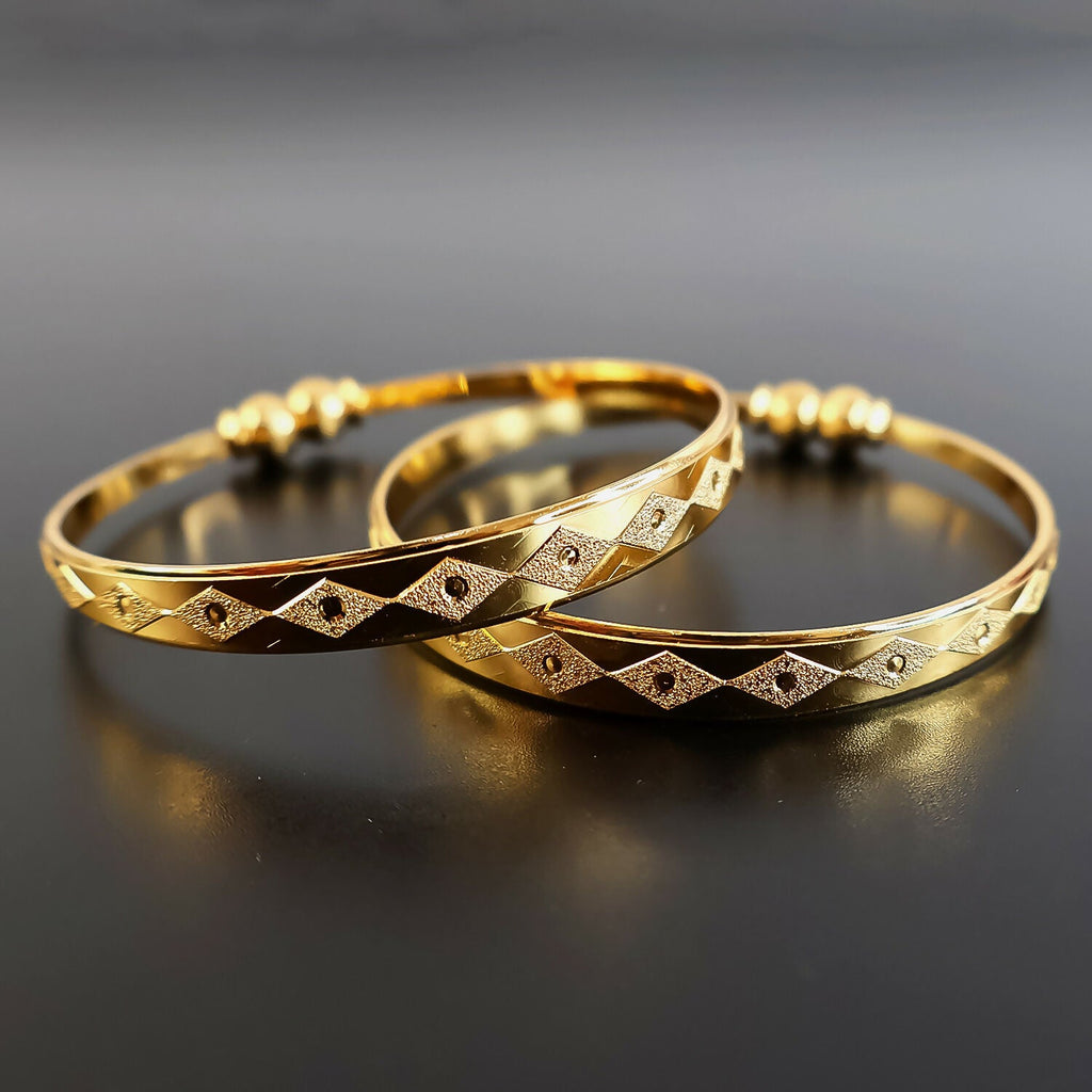 Traditional-Style Textured Bangles with Beaded Detailing – Elegant Ethnic Accessory