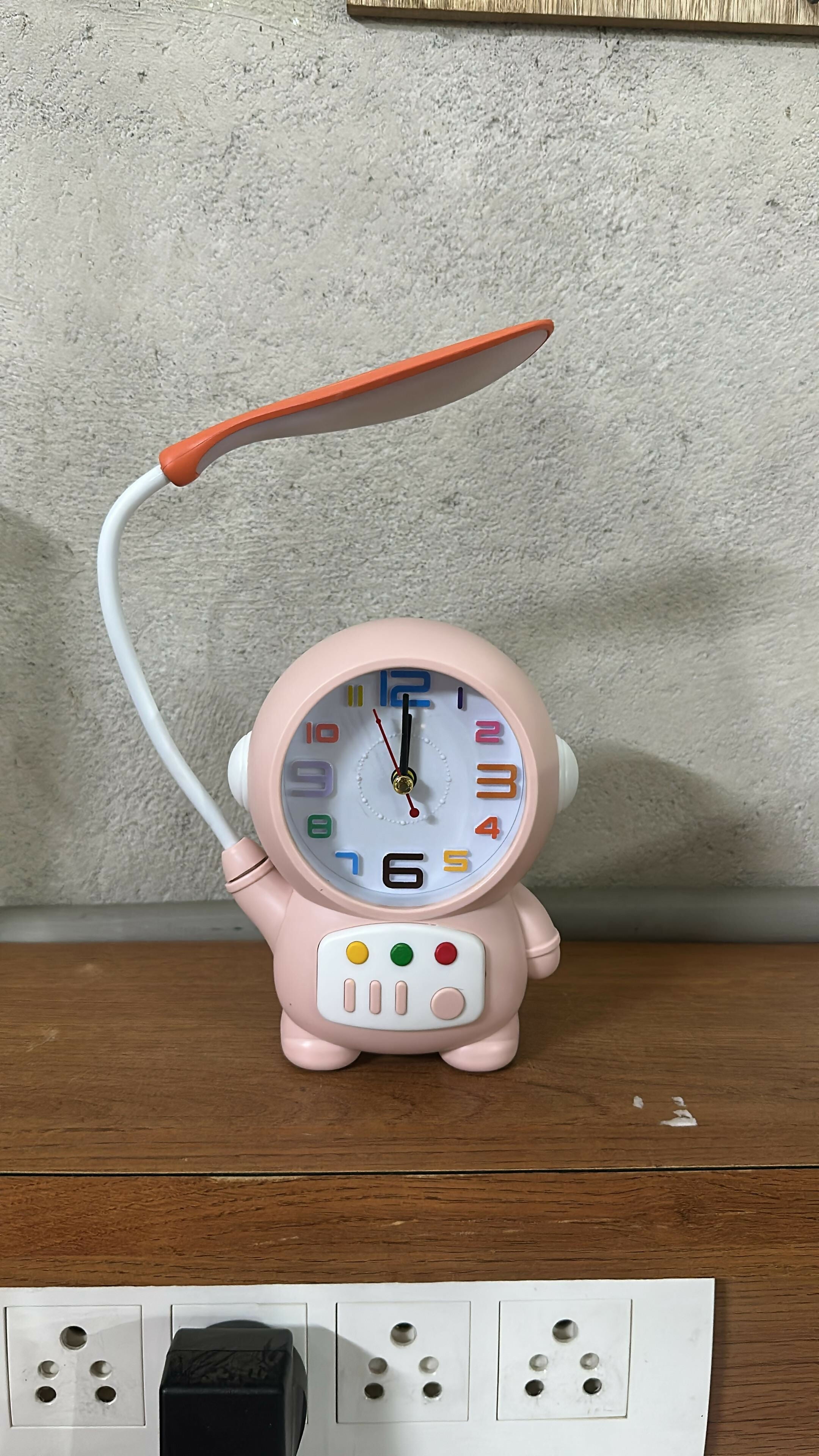 ALVENZA Astronaut Desk Lamp with Alarm Clock – Kid-Friendly Study Light