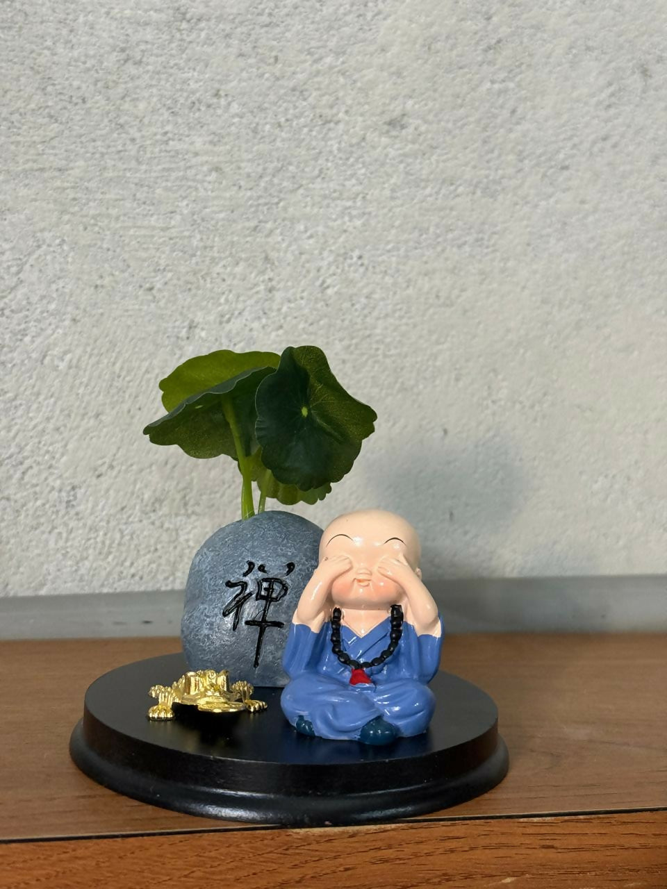 ALVENZA Zen Monk Showpiece – Lucky Money Frog with Mini Planter Decor