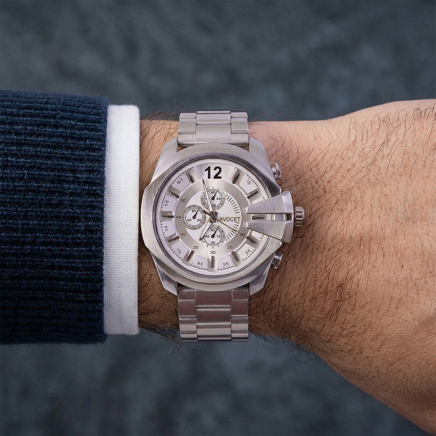 Men's Silver Analog Watch – Elegant Chronograph Design for Daily Wear