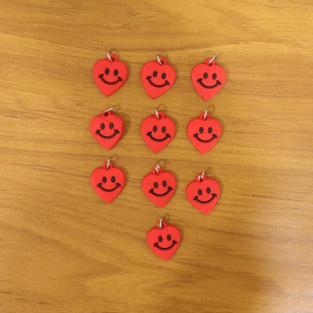 ALVENZA Heart-Shaped Smile Keychains – Vibrant & Durable Accessory Set