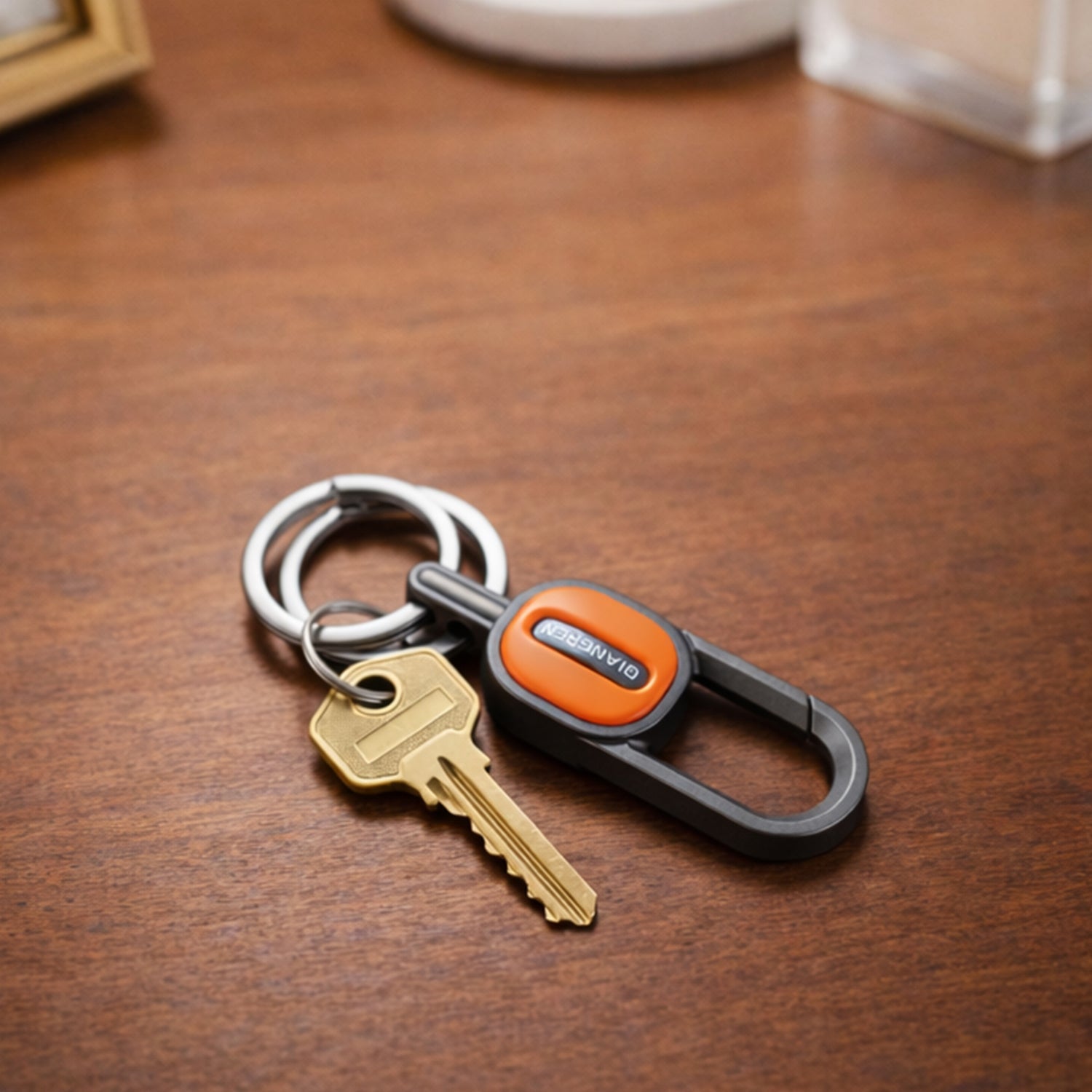 ALVENZA Metal Carabiner Key Holder – Durable and Stylish for Daily Use