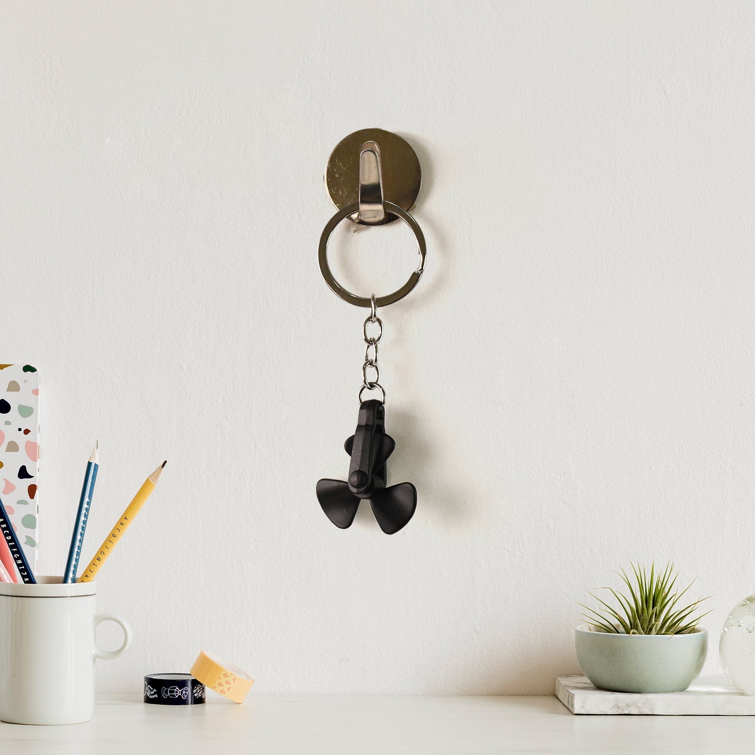 ALVENZA Assorted Designer Keychains – Stylish Mix of 1 Pc