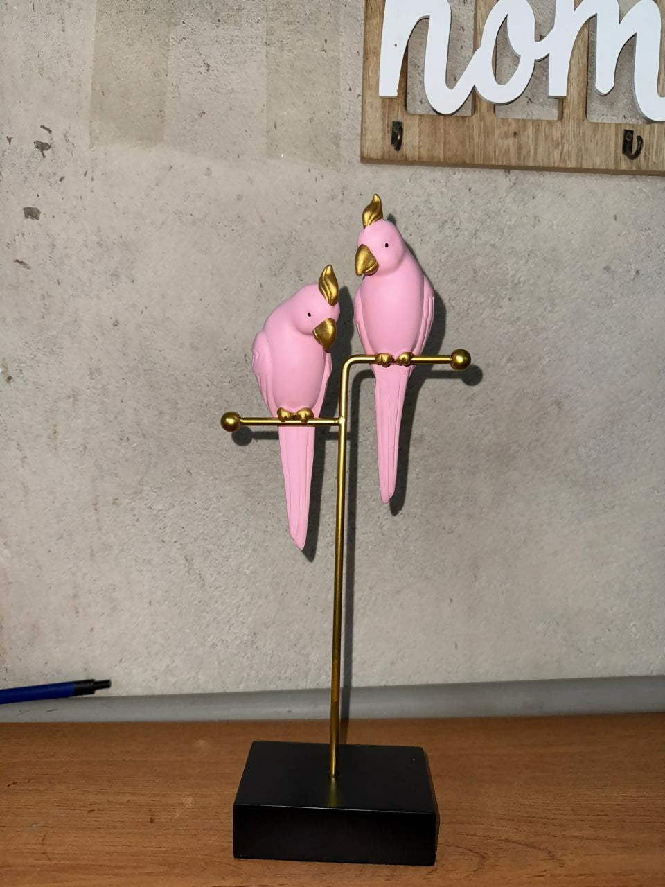 ALVENZA Pink Love Birds Resin Showpiece – Elegant Home Décor Accent