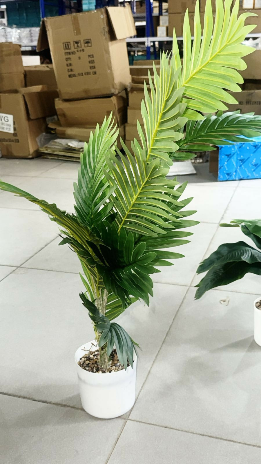 ALVENZA Artificial Palm Leaf Plant – Realistic Greenery for Modern Decor