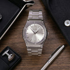 Silver Analog Wrist Watch – Elegant & Timeless Design for Men & Women