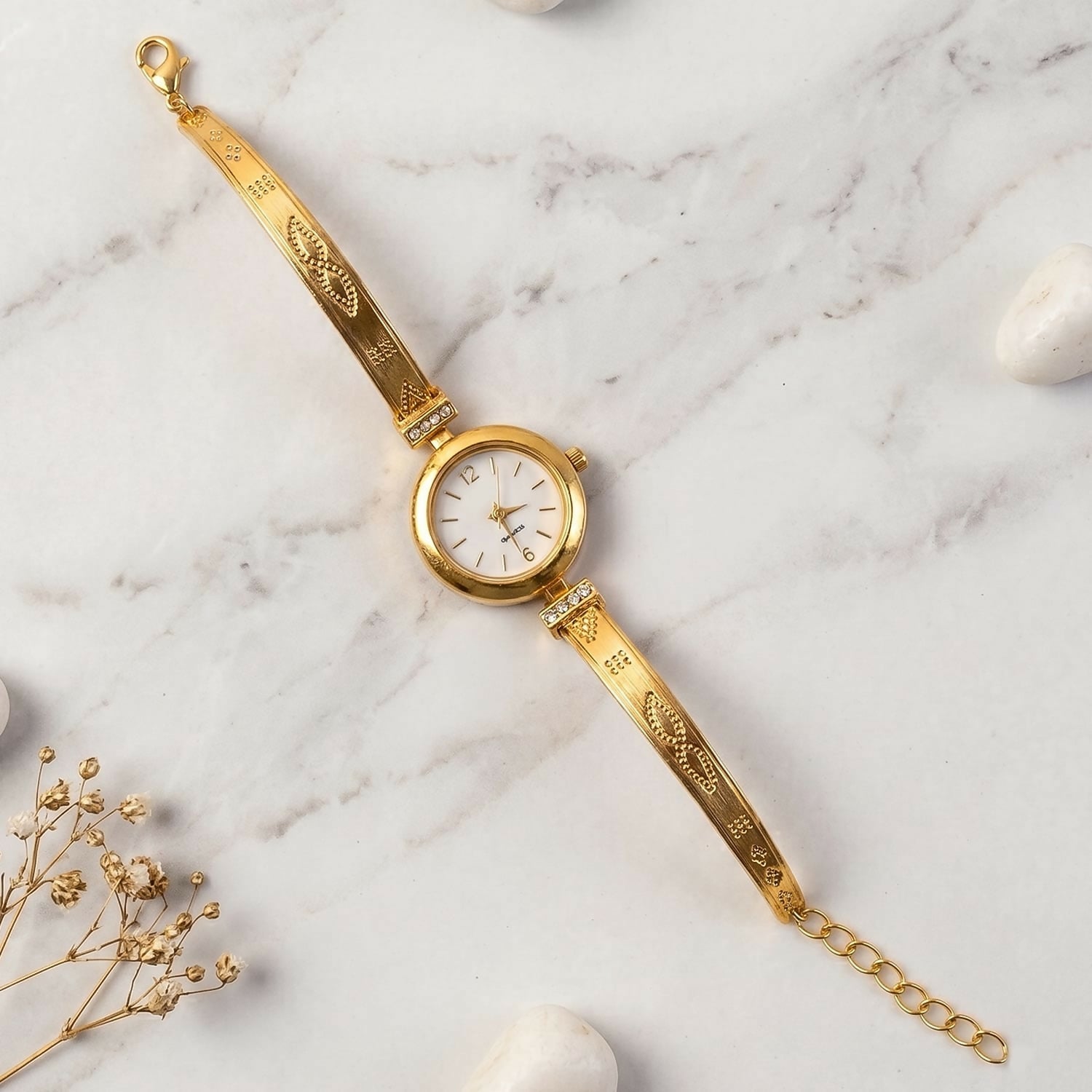 Gold Bracelet Watch – Elegant & Sparkling Quartz Timepiece