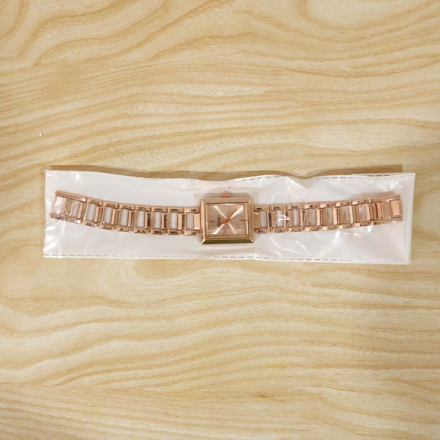 Rose Gold Square Dial Watch – Elegant & Stylish for Women