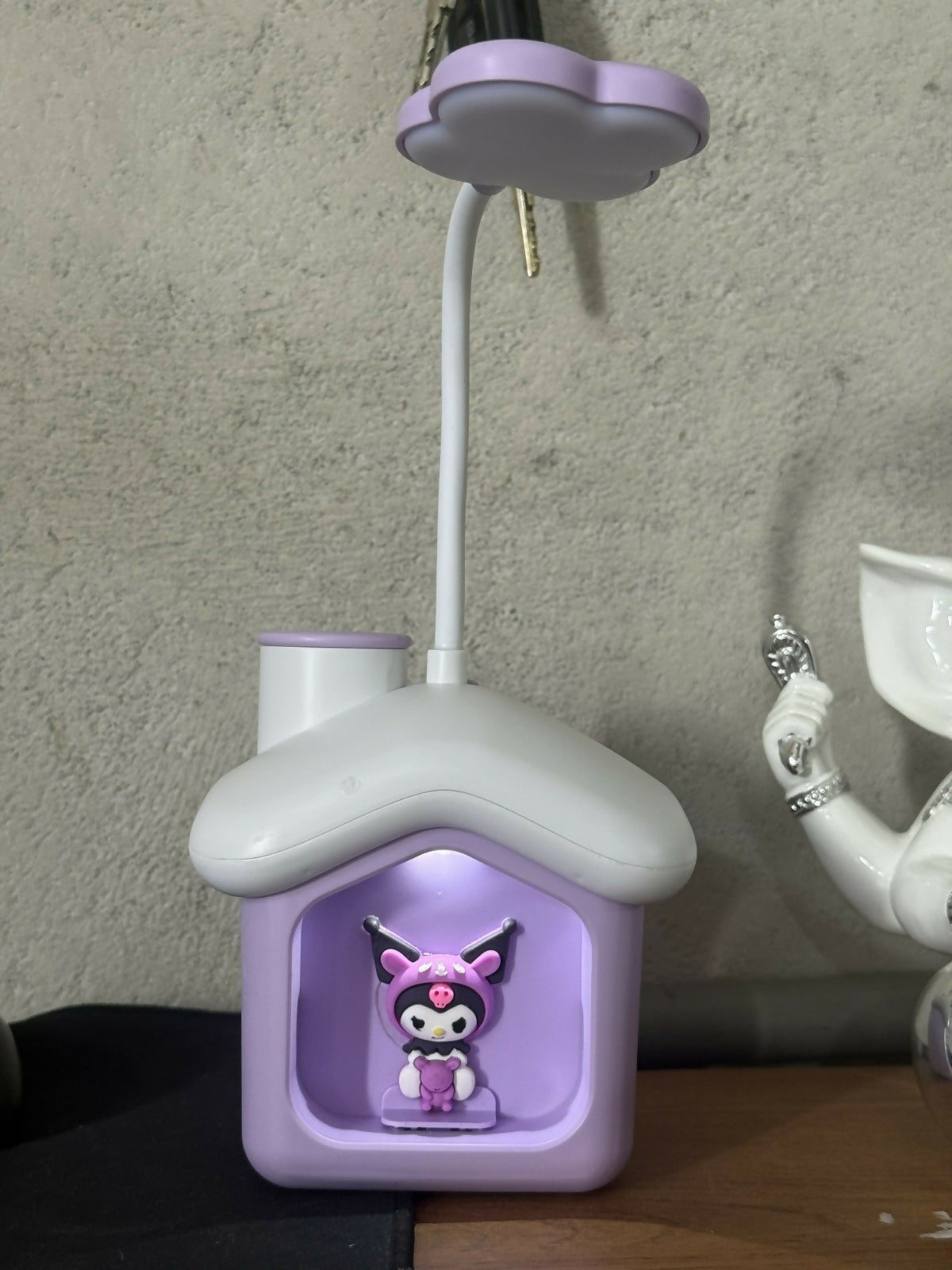 ALVENZA House-Shaped Desk Lamp with Piggy Bank – Fun & Functional Light