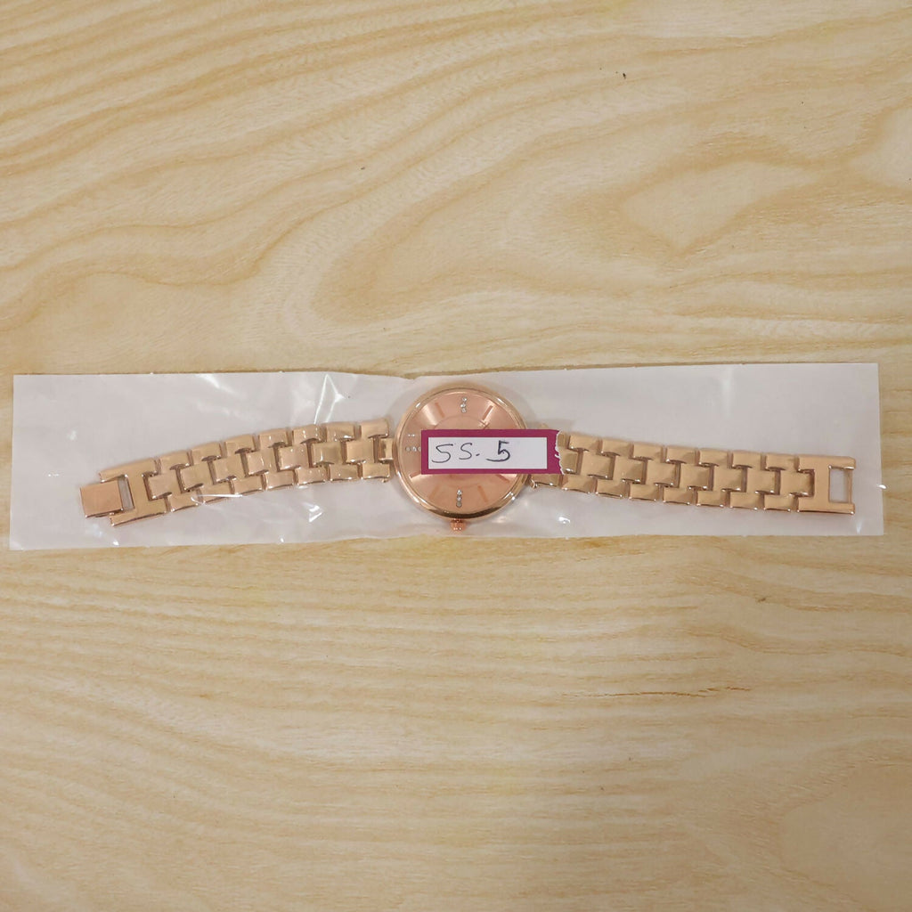 Women’s Rose Gold Bracelet Watch – Elegant Peach Dial & Lightweight Finish