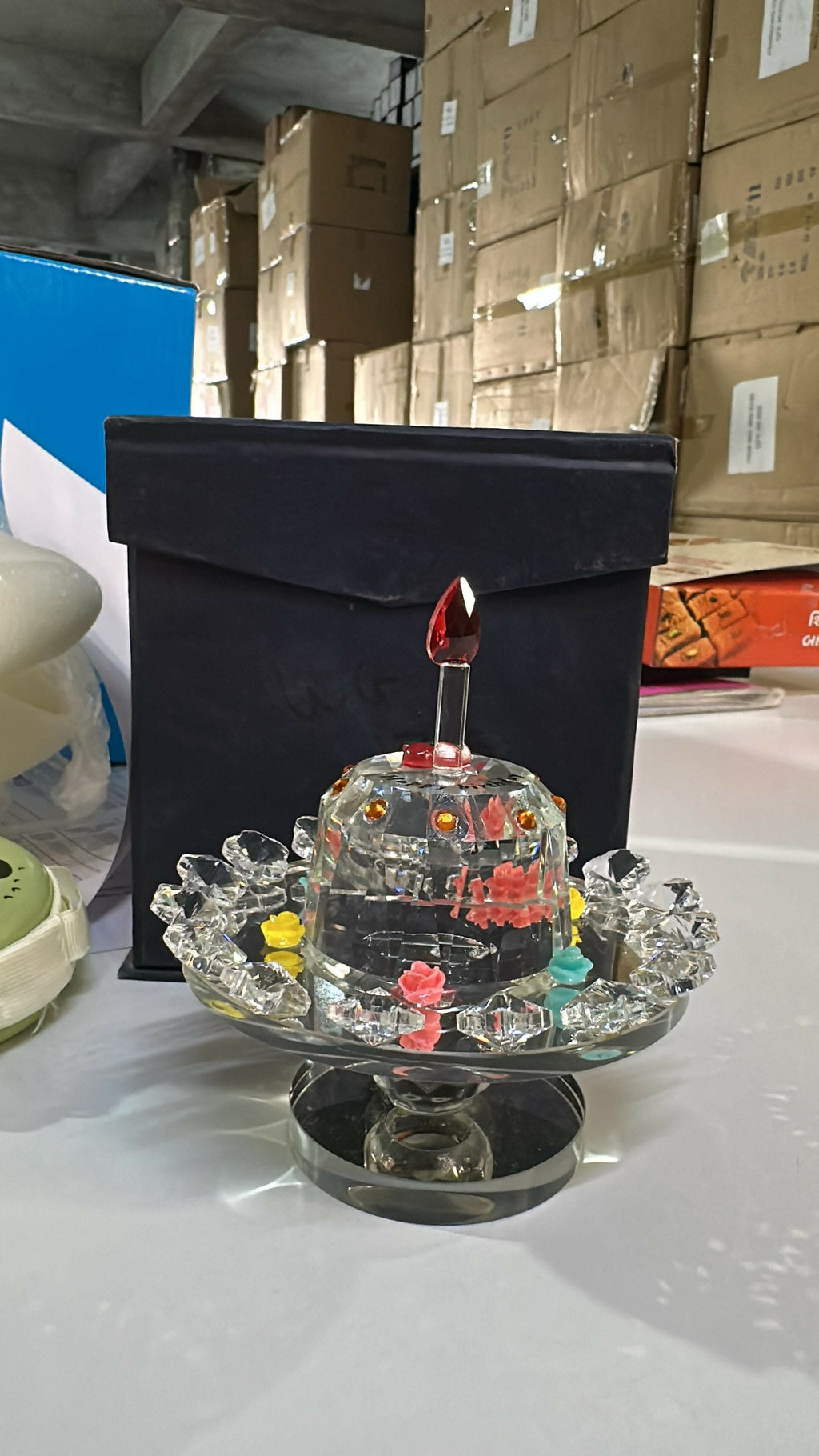 ALVENZA Rotating Crystal Cake Showpiece – Elegant Table Centerpiece for Occasions