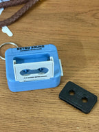 ALVENZA Retro Cassette Tape Keychain – Nostalgic Click Sound Accessory