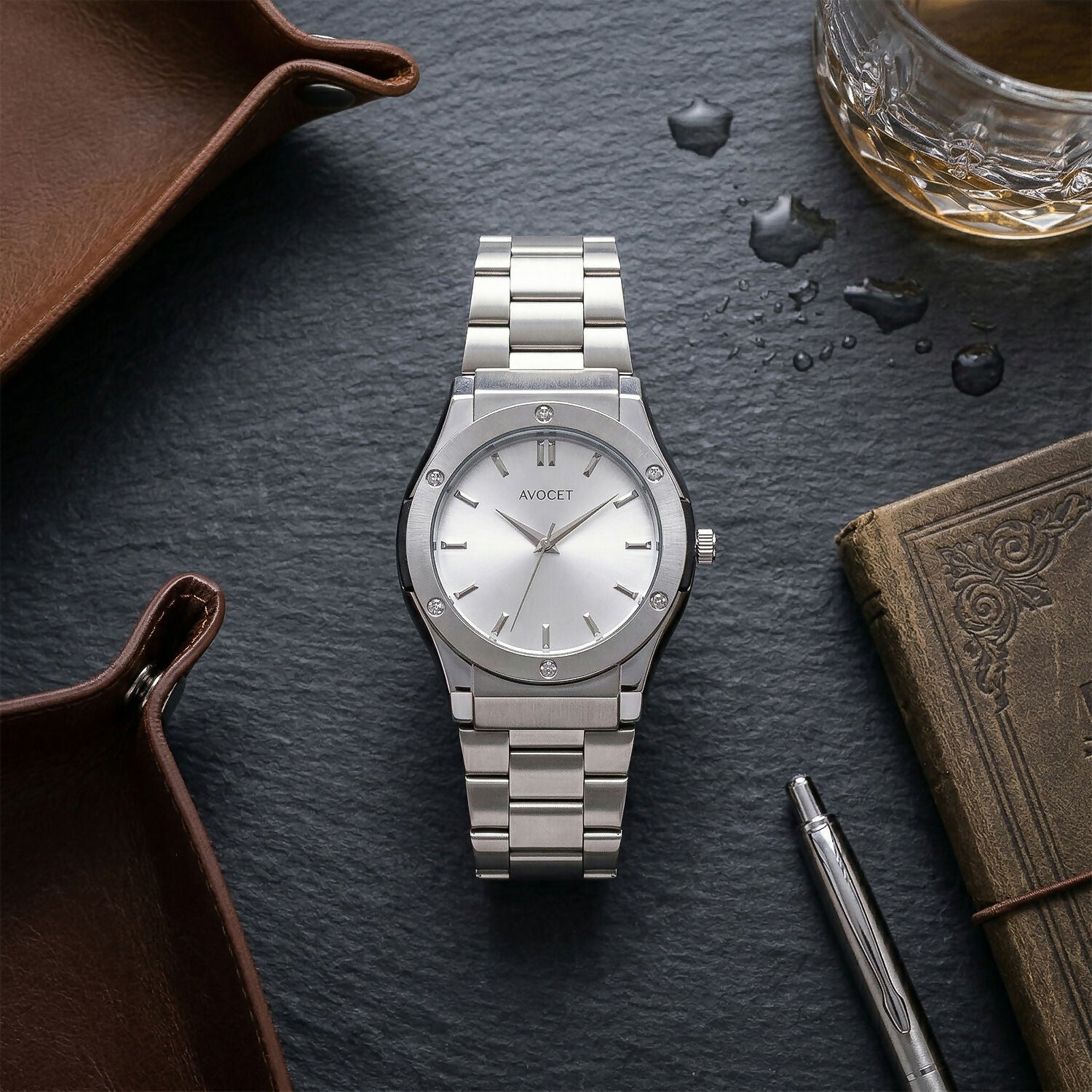 Silver Analog Wrist Watch – Elegant & Timeless Design for Men & Women