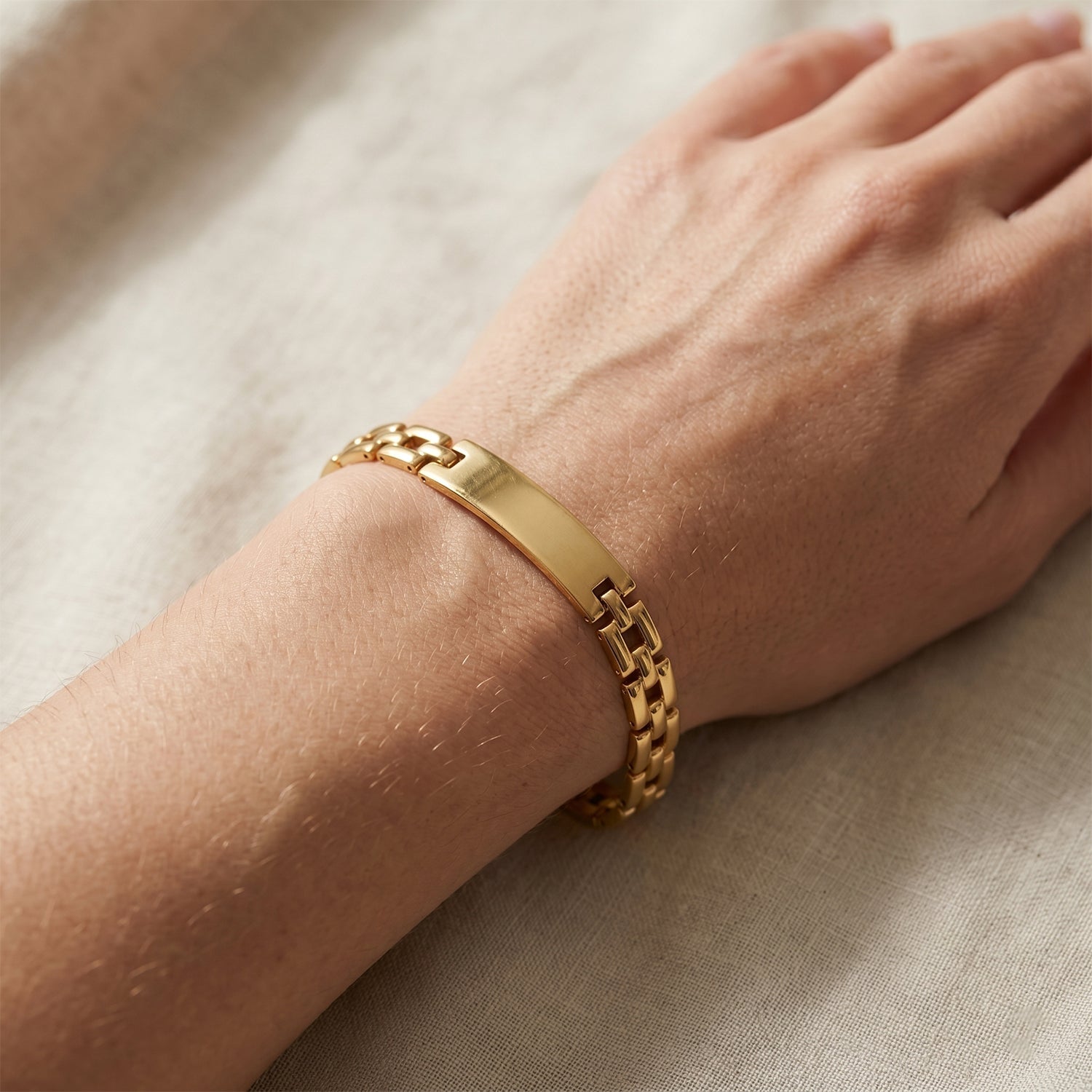 ALVENZA Customize Golden Rakhi - Elegant Gift for Rakshabandhan