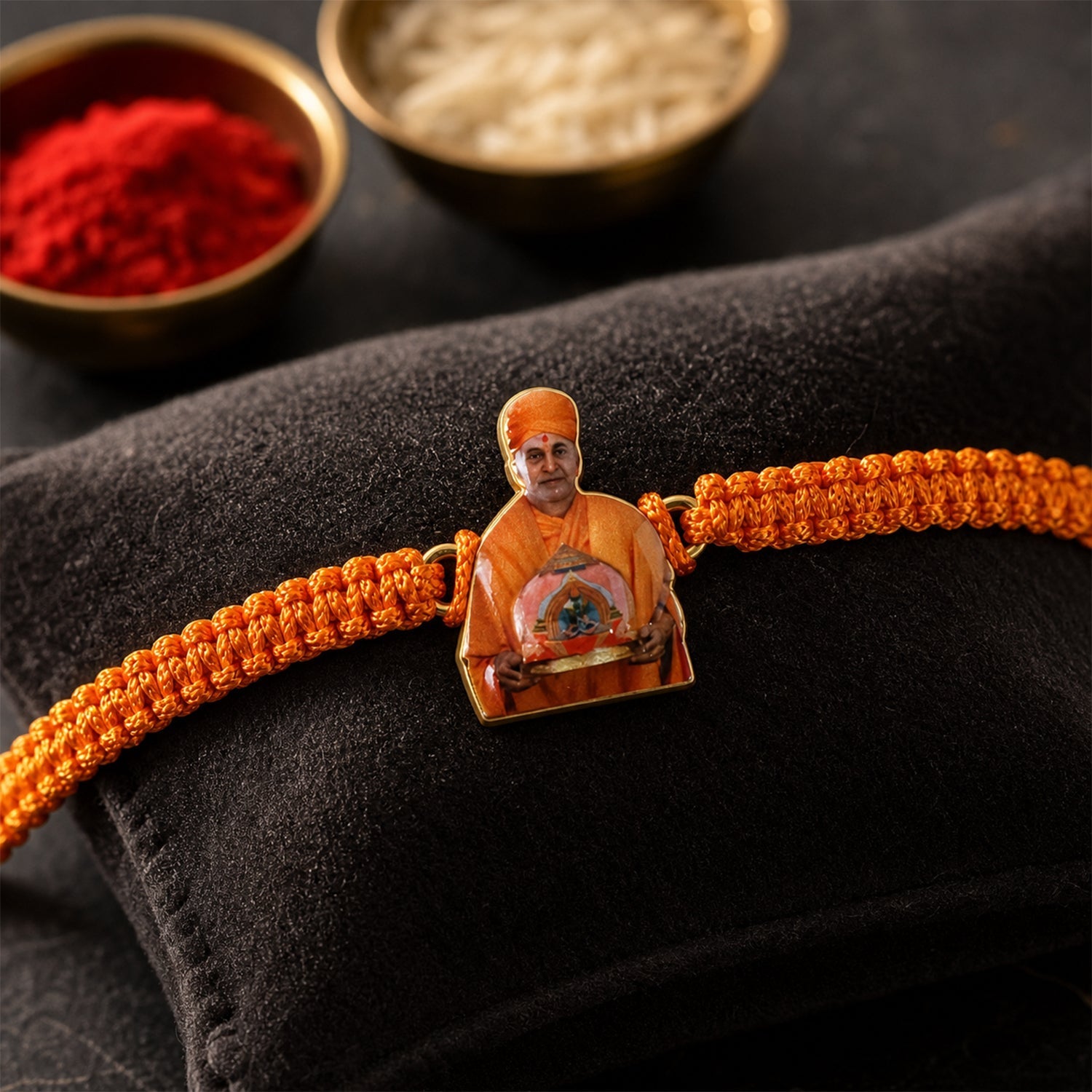 ALVENZA Rakhi – Stylish & Lightweight for Raksha Bandhan Celebrations
