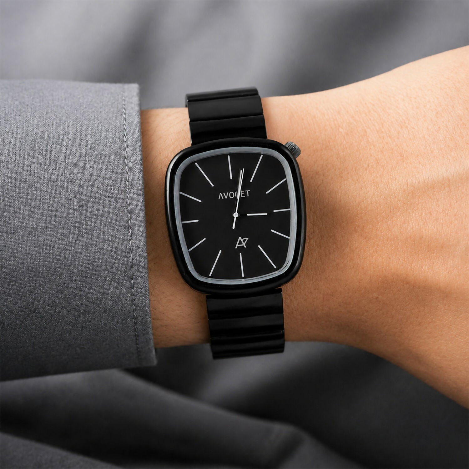 Minimal Black Luxury Square Dial Watch – Elegant Suitable for Any Occasion